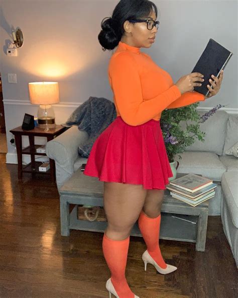 THICK A$$ DAPHNE and the POUNDTOWN WORKOUT EDITION ... Fresh of Major Knee Surgery ... Check out my Daily routine that I use to Strengthen my Knee so I can ...